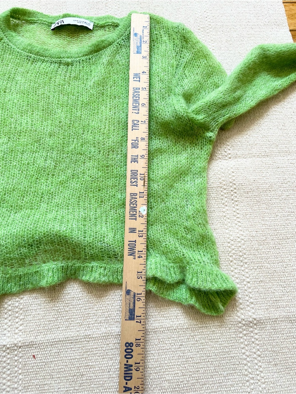 Zara Blogger Favorite Green Fuzzy Cropped Sweater Ruffle Hem Size M - Picture 6 of 6